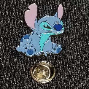 Disney Stitch Sitting Pin 2002 Sedesma Dog Cute Spain Vintage VTG 12880